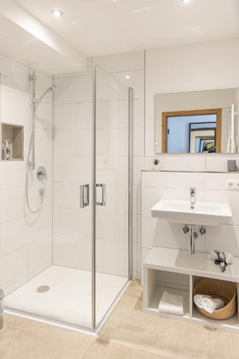 Bathroom 4, Gasthof Zum Roten Haus, Biberach