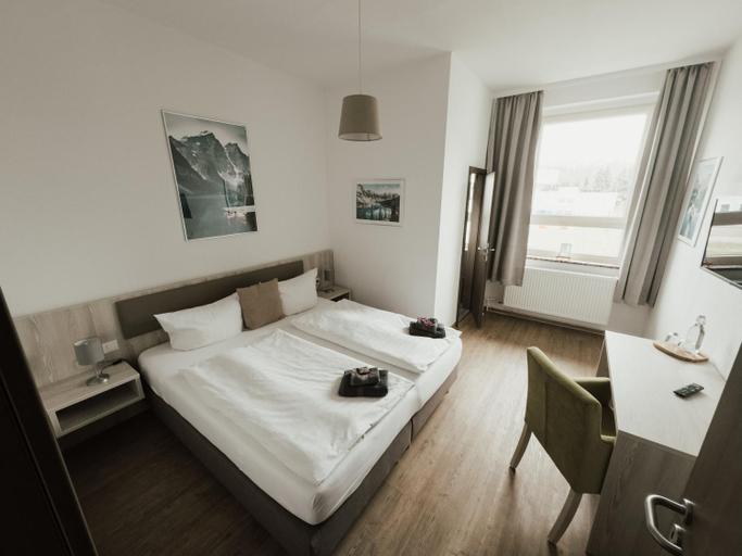 Bedroom 2, Hotel am Stadtpark Nordhausen, Nordhausen