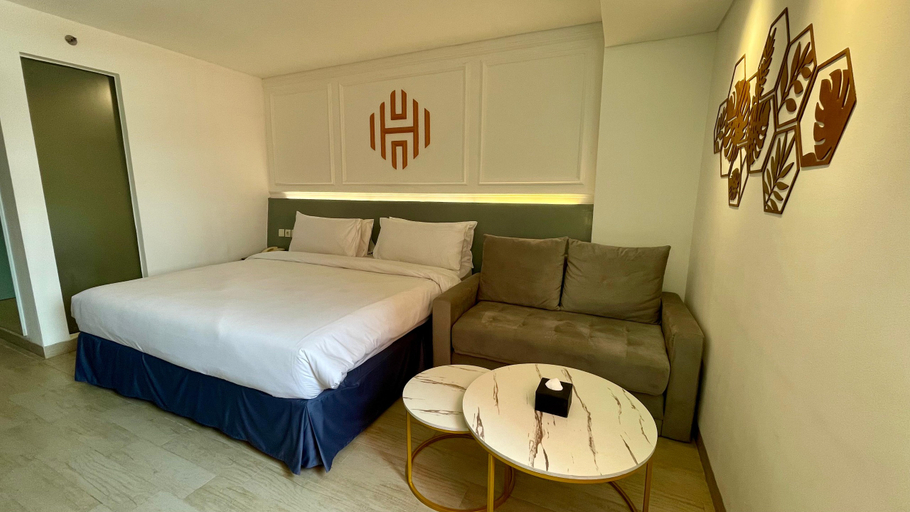 Horu Hotel Mangga Dua Square - Tap to explore photos