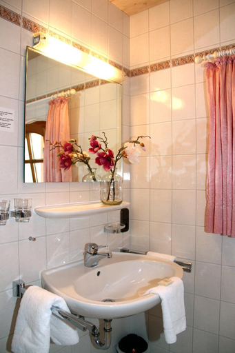 Bathroom 5, Ferienparadies Spielmannsau, Oberallgäu