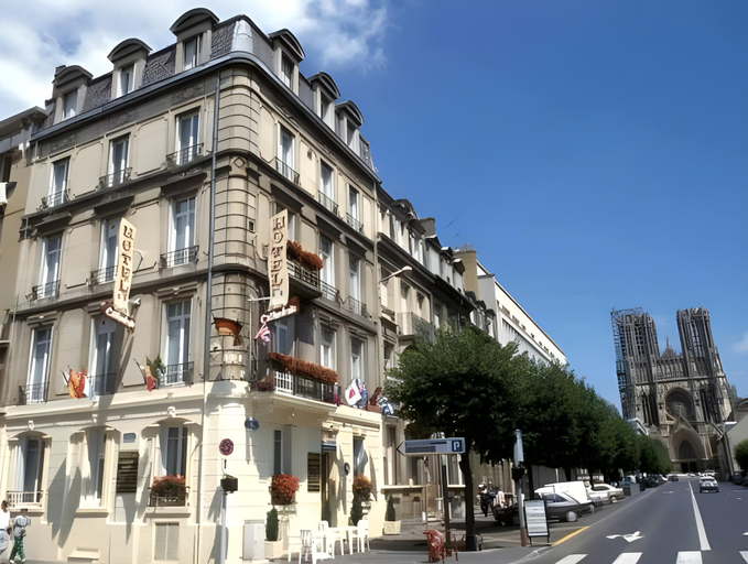 Exterior & Views 1, Hotel De La Cathedrale, Marne
