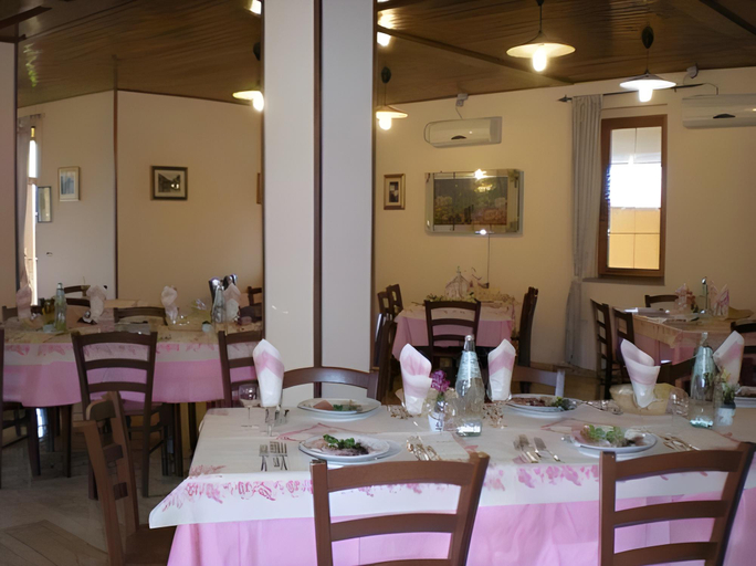Ballroom, Hotel Velasole, Nuoro