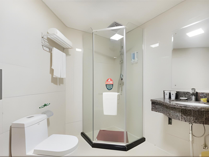 Bathroom 4, GreenTree Inn Puyang Pushang Huanghe Road, Puyang