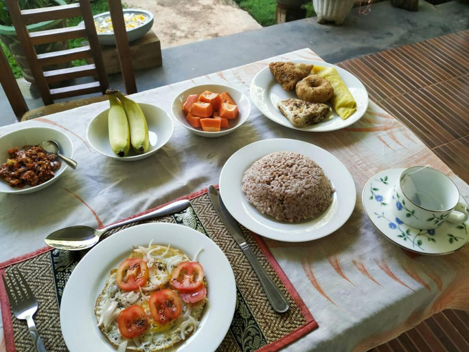 Food & Drinks 5, Priyavimana resort, Palugaswewa