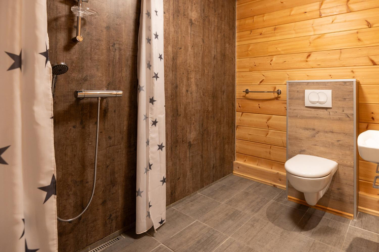 Bathroom 2, Gladheimar Guesthouse, Blönduós