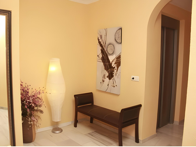 Others 5, Hostal Tilos, Málaga