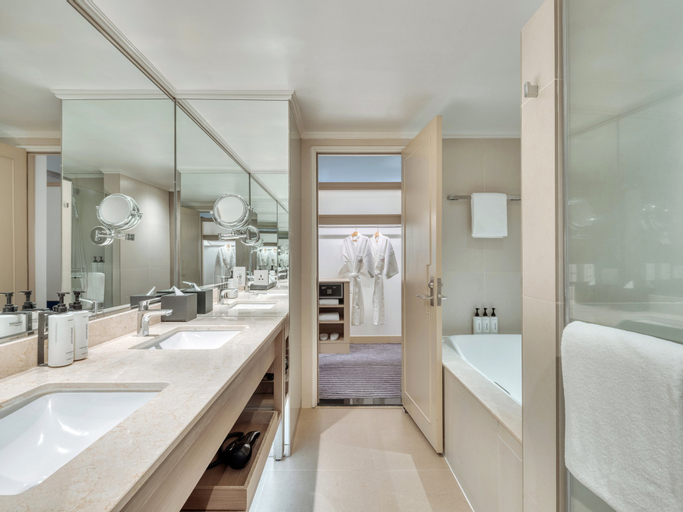 Bathroom 7