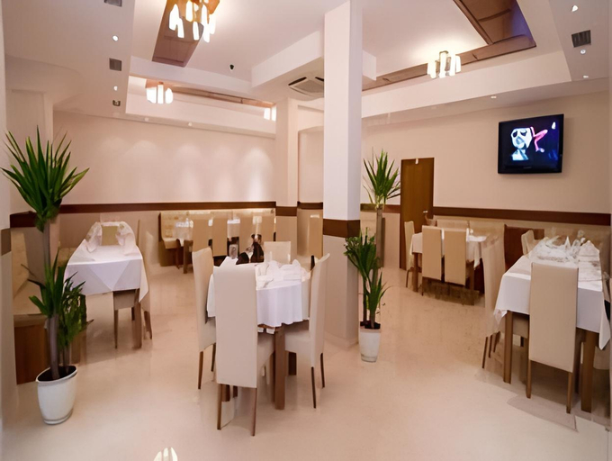Food & Drinks 4, Arena Tarnovo Hotel -Free Large Private Parking, Veliko Tarnovo