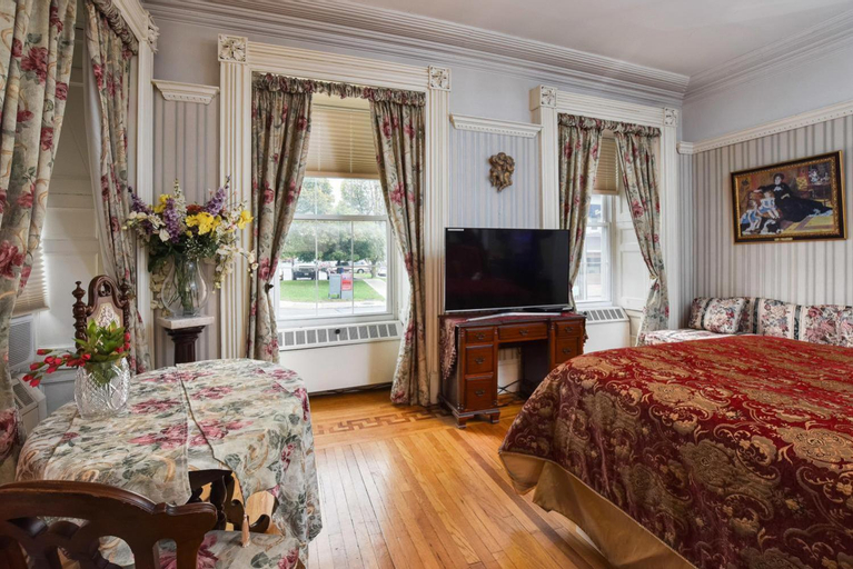 Bedroom 8
