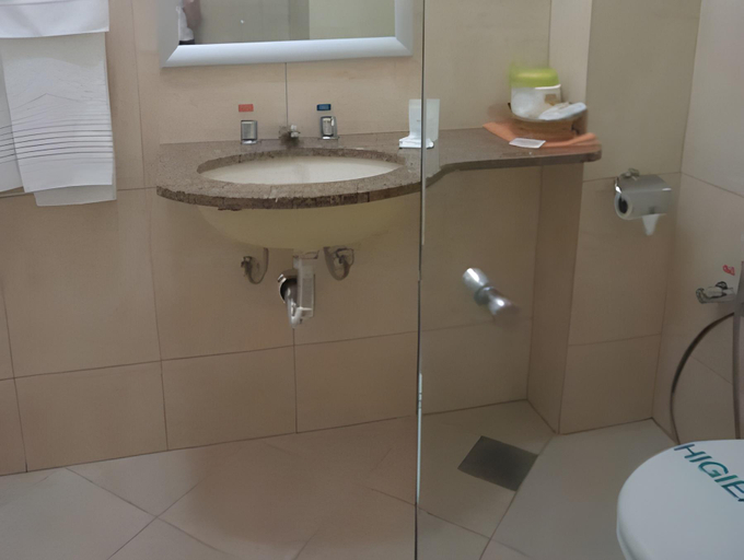 Bathroom 5, HOTEL JARAGUA, Joaçaba