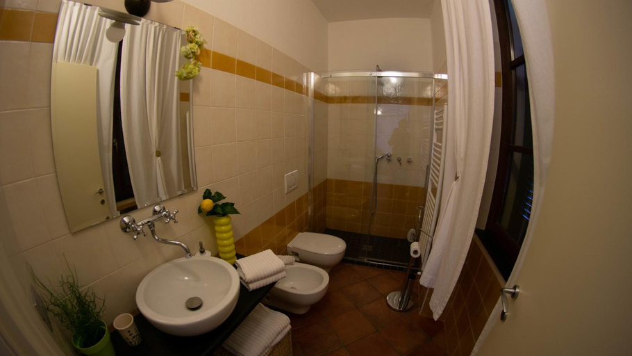 Others 4, Rooms and Breakfast da Carla, Genova