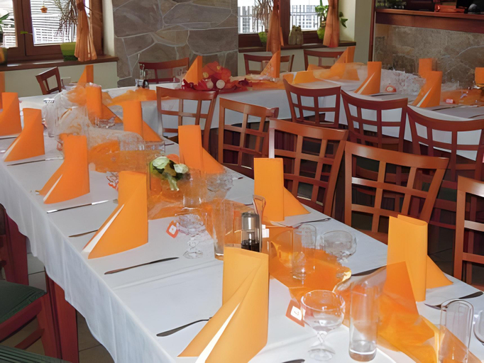 Food & Drinks 5, Restaurace a penzion Kamenec, Opava