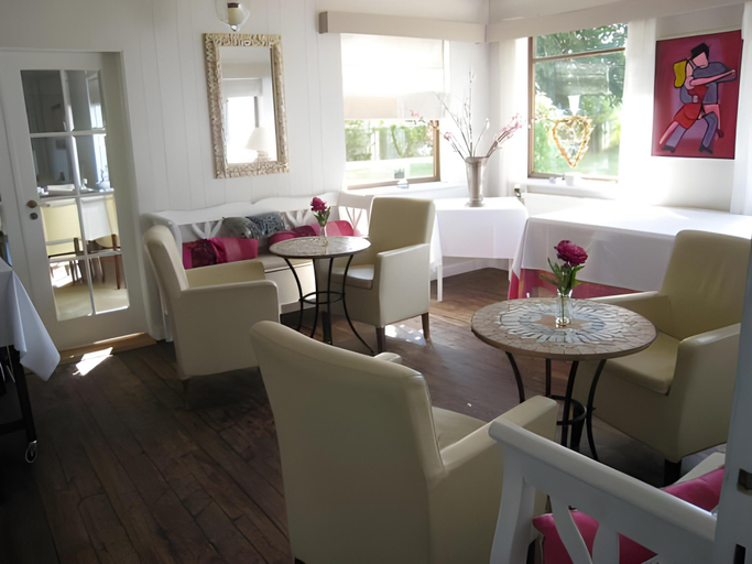 Others 4, Hotel Liselund, Guldborgsund