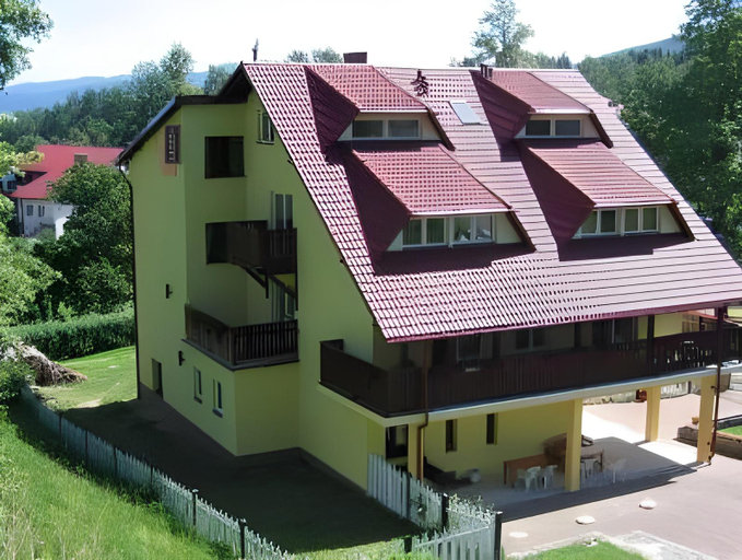 Others 3, Willa Marion, Jelenia Góra