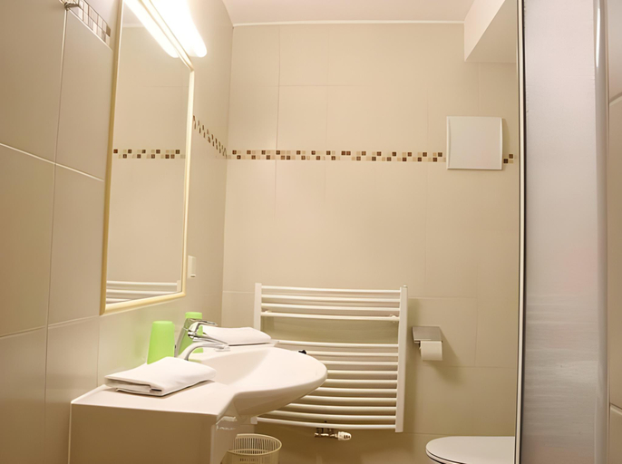Bathroom 3, Hotel Starchlhof, Liezen