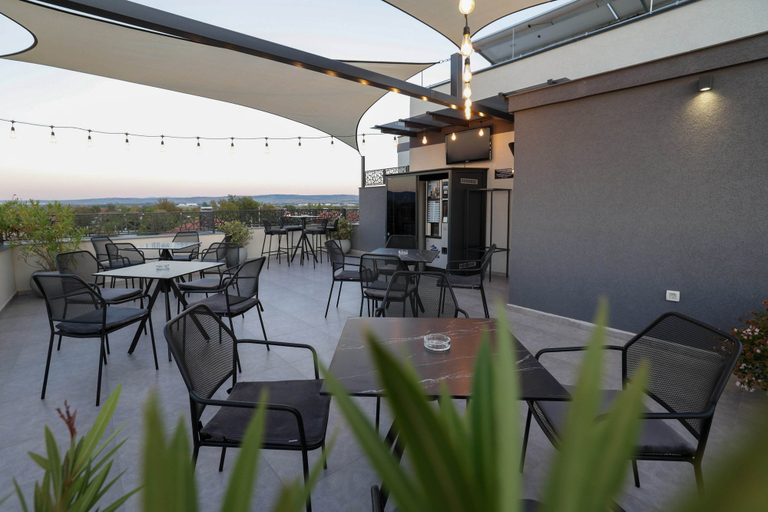 Food & Drinks 4, Nest Suites