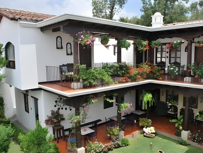 Exterior & Views