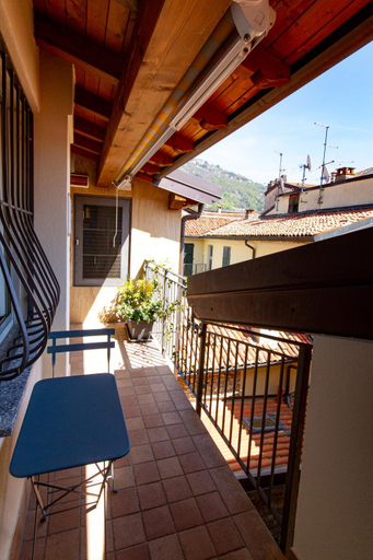 Others 3, Albergo del Duca, Como