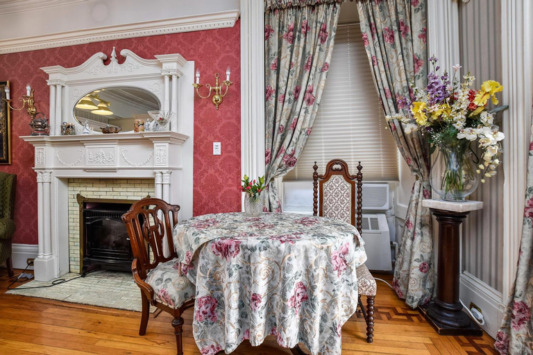Dining Room 4