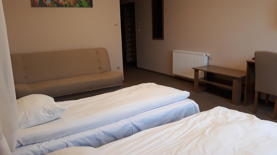 Bedroom 2, Hotel - Restauracja "SLONECZNA", Jarocin