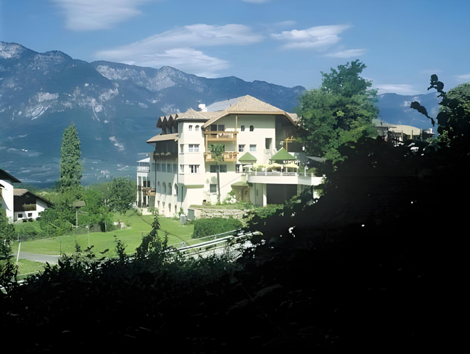Others 3, Hotel Tenz, Bolzano