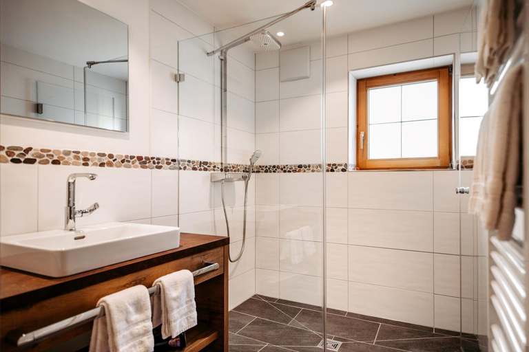 Bathroom 2, Hotel Alpenstuble Appartements, Bregenz