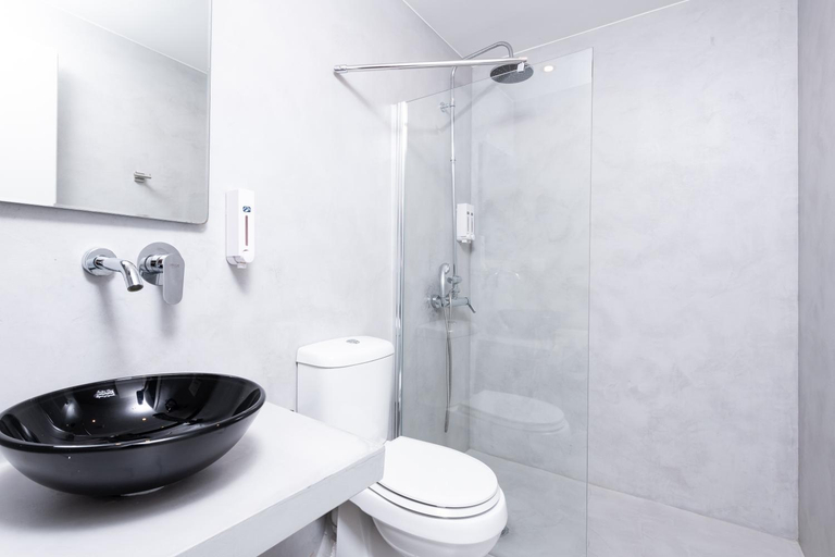 Bathroom 4, Monastiraki Residences by Livin Urbban, Attica