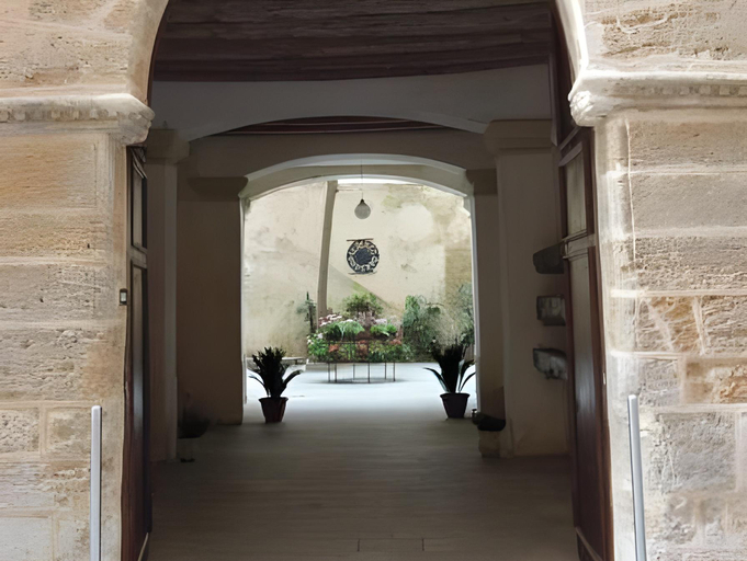 Others 4, Hotel Moderno, Trapani