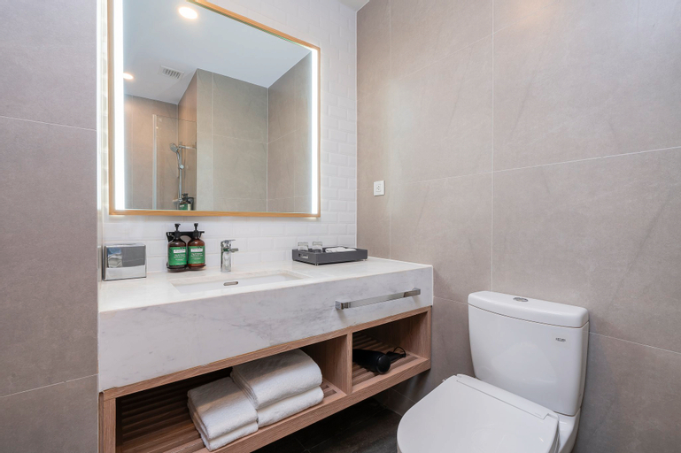 Bathroom 12
