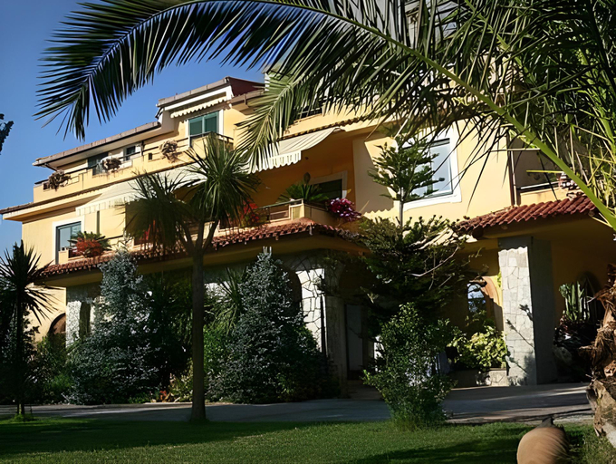 Others 5, Residence e B&B Villamirella, Salerno