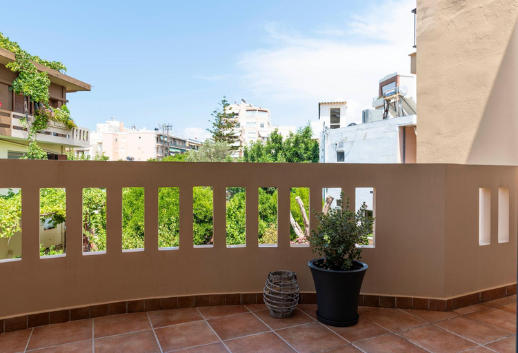 4, Plumi City Apartments, Crete