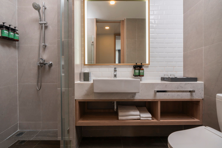 Bathroom 7