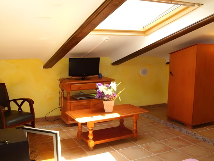 Others 3, Hostal Amantes De Teruel, Teruel