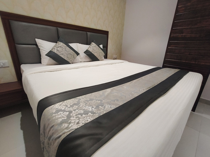 Bedroom 2, Hotel Morya Residency Parel, Mumbai City