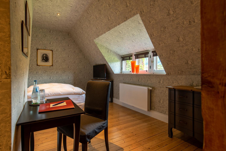 Bedroom 3, Gastehaus Schloss Saareck, Merzig-Wadern