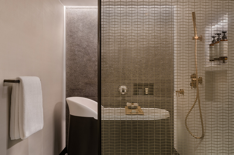 Bathroom 26