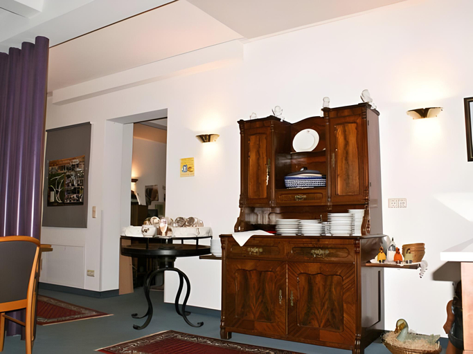 Others 3, Bruckmayers Gastehaus, Bayreuth