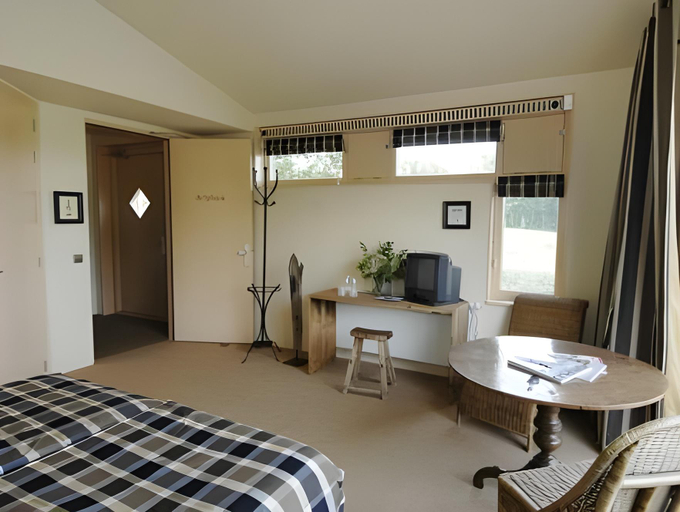 Bedroom 2, Haje Restaurant de Aalscholver, Lelystad