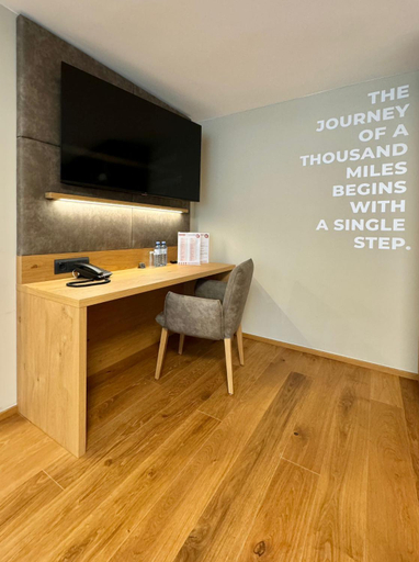 Others 4, Business Appartment by Tinschert, Perg