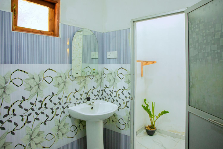 Bathroom 3, New Cormorant Lake Resort & Yala Safari Place, Thissamaharama