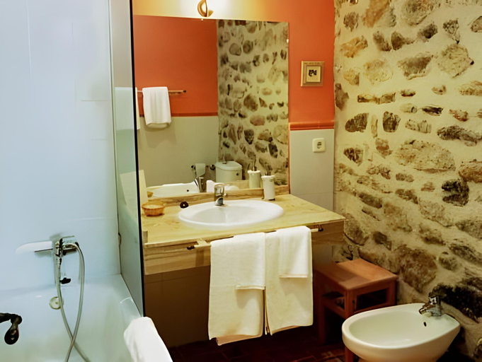 Bathroom 5, Hotel El Turcal, Cáceres