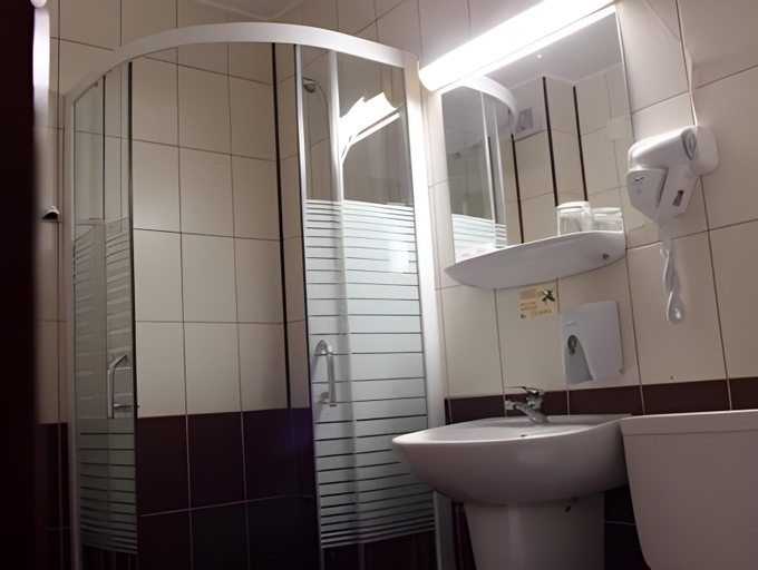 Bathroom 4, Hotel Insula, Tulcea