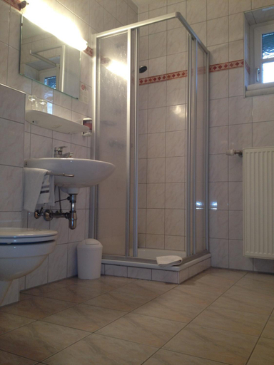 Bathroom, Gasthaus Marienhof, Ried im Innkreis