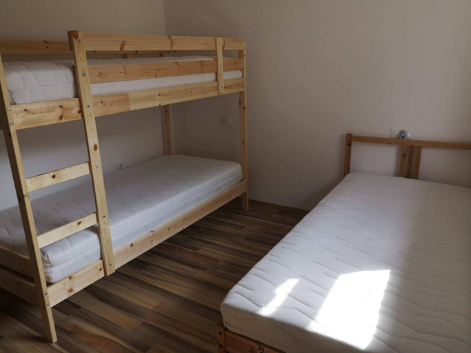 Bedroom 2, Sobe SM0LEJ, Bled