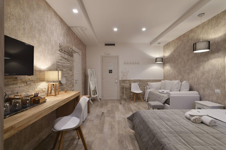 Others 5, Relais Barberini, Roma