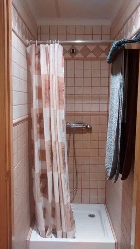 Bathroom 5, Hostal Sant Roc, Tarragona