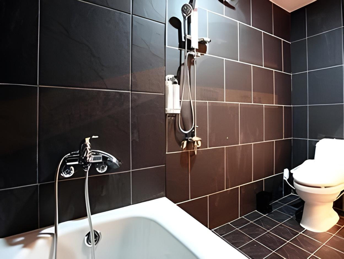 Bathroom 3, Incheon (Bupyeong) Bus Hotel, Gyeyang