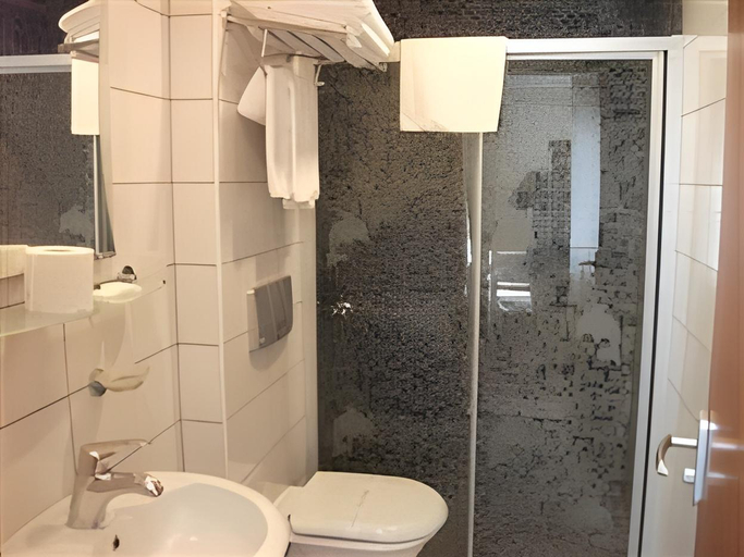 Bathroom 4, Baron Hotel & Spa, Fatih