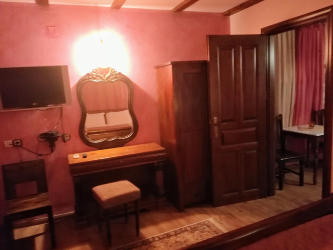 Bedroom 2, Archontiko Mesohori Meteora, Thessaly