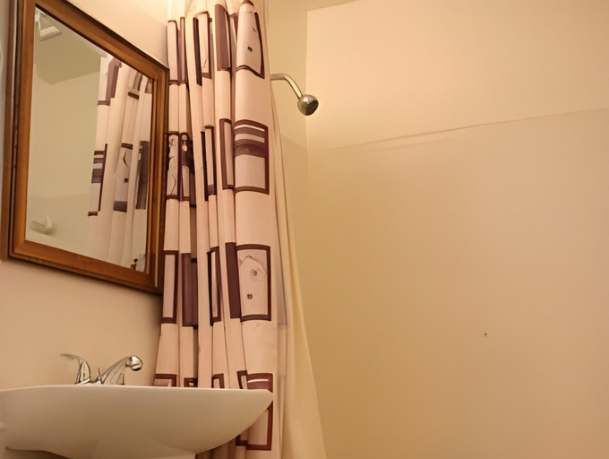 Bathroom 4, Beach and Town Motel, Broward